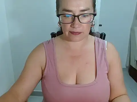 Snapshot of AllisonMillerHot chatting on 12-24-24, 09:28 AllisonMillerHot online show from 12-24-24, 09:28