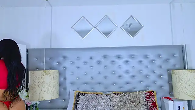 EileenBenzon online show from 04-25-26, 04:48