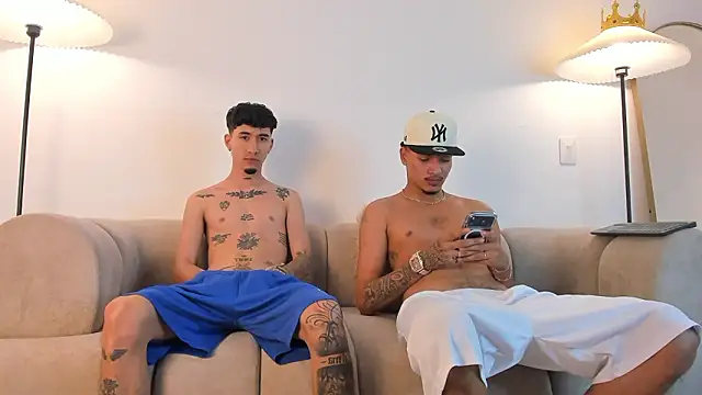 Snapshot of Ian_and_Noah chatting on 03-05-26, 11:23 Ian and Noah online show from 03-05-26, 11:23