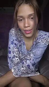 Snapshot of Cositarica_69 chatting on 06-17-26, 12:50 Cositarica 69 online show from 06-17-26, 12:50