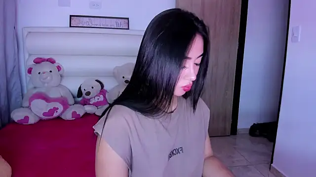 Snapshot of gaby_desire777 chatting on 07-12-26, 04:36 gaby desire777 online show from 07-12-26, 04:36