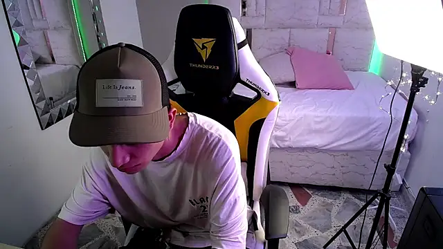 Snapshot of Brayan_lopezz chatting on 01-07-25, 01:14 Brayan lopezz online show from 01-07-25, 01:14