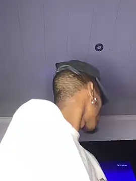 Snapshot of BlueIceCube chatting on 03-18-25, 12:47 BlueIceCube online show from 03-18-25, 12:47