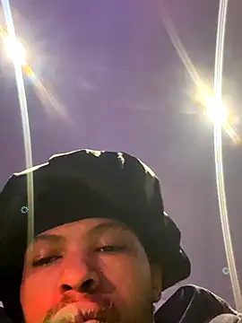 Snapshot of BlueIceCube chatting on 09-17-25, 07:26 BlueIceCube online show from 09-17-25, 07:26