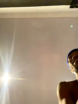 Snapshot of BlueIceCube chatting on 09-28-25, 05:35 BlueIceCube online show from 09-28-25, 05:35