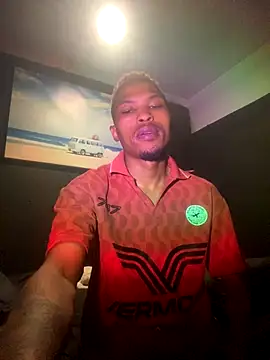 Snapshot of BlueIceCube chatting on 10-16-25, 08:43 BlueIceCube online show from 10-16-25, 08:43