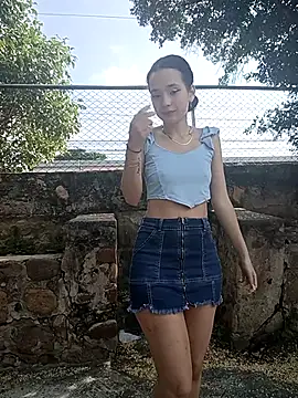 sweet outdoor charm online show from 12-18-25, 02:12