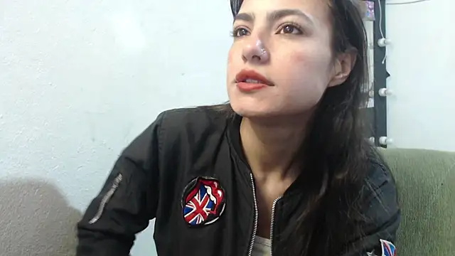 Snapshot of skinny_sweet2411 chatting on 06-15-26, 02:19 skinny sweet2411 online show from 06-15-26, 02:19