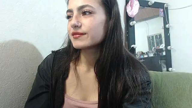 Snapshot of skinny_sweet2411 chatting on 06-18-26, 06:24 skinny sweet2411 online show from 06-18-26, 06:24
