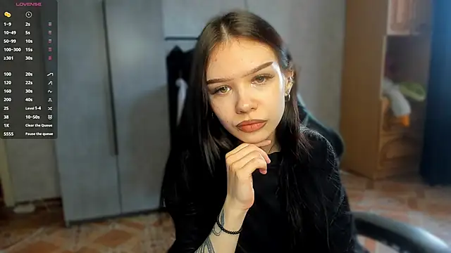 Snapshot of SweetyDeviliya chatting on 06-11-26, 08:23 SweetyDeviliya online show from 06-11-26, 08:23