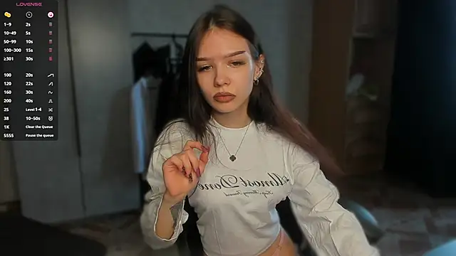 Snapshot of SweetyDeviliya chatting on 06-20-26, 01:14 SweetyDeviliya online show from 06-20-26, 01:14