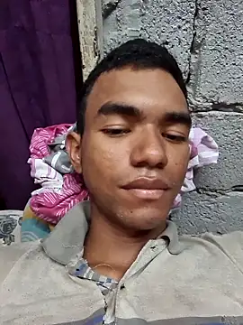 Reynold2608 online show from 11-17-25, 05:41