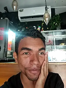 Snapshot of Reynold2608 chatting on 04-08-26, 10:10 Reynold2608 online show from 04-08-26, 10:10