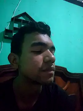 Snapshot of Reynold2608 chatting on 04-11-26, 02:38 Reynold2608 online show from 04-11-26, 02:38