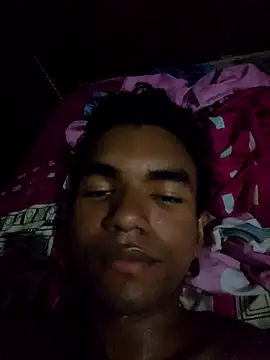 Snapshot of Reynold2608 chatting on 04-21-26, 02:51 Reynold2608 online show from 04-21-26, 02:51