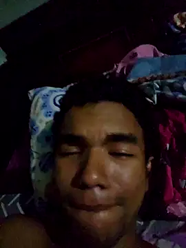 Snapshot of Reynold2608 chatting on 04-24-26, 02:25 Reynold2608 online show from 04-24-26, 02:25