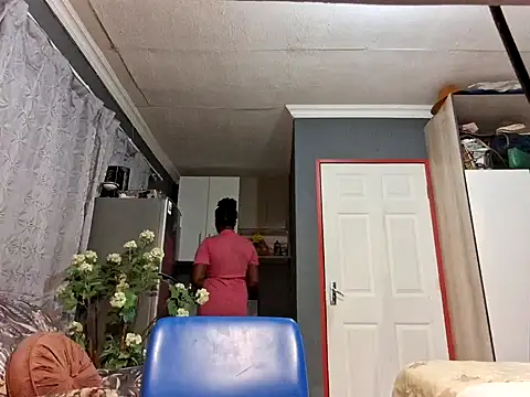 Snapshot of EbonyRose9 chatting on 01-25-25, 06:35 EbonyRose9 online show from 01-25-25, 06:35