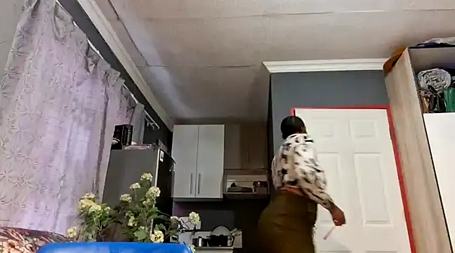 Snapshot of EbonyRose9 chatting on 03-19-25, 07:07 EbonyRose9 online show from 03-19-25, 07:07