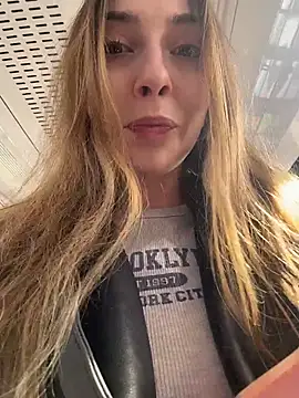 Sunny   Bunny online show from 04-12-26, 11:04