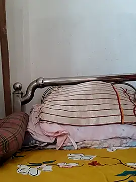 Snapshot of Priya_2222 chatting on 03-01-25, 05:31 Priya 2222 online show from 03-01-25, 05:31