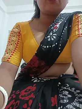 Snapshot of Priya_2222 chatting on 08-08-26, 06:54 Priya 2222 online show from 08-08-26, 06:54