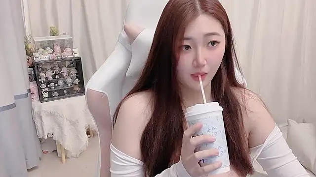 Stars Elyn online show from 12-18-24, 11:45