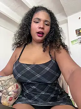 Snapshot of Michel_Jones chatting on 05-28-26, 03:37 Michel Jones online show from 05-28-26, 03:37