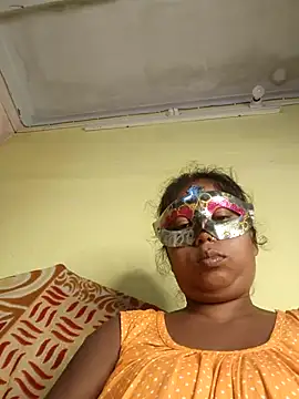 Snapshot of tinabhabhi chatting on 06-19-26, 10:08 tinabhabhi online show from 06-19-26, 10:08