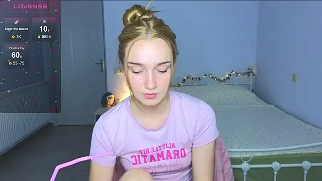 Wild Sophie  online show from 10-04-25, 07:01