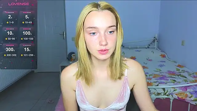 Wild Sophie  online show from 10-15-25, 07:14