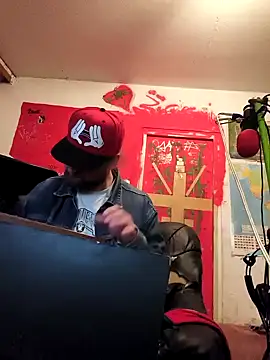 Snapshot of Ozomitro chatting on 10-02-25, 04:58 Ozomitro online show from 10-02-25, 04:58