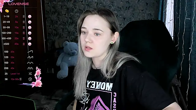 Your small bunny online show from 12-04-24, 06:22