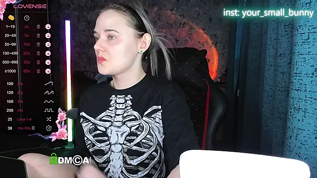 Your small bunny online show from 11-04-25, 03:16