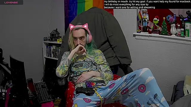 Snapshot of tallnerdyguy chatting on 02-03-25, 02:47 tallnerdyguy online show from 02-03-25, 02:47