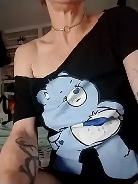 ivylee31 online show from 04-15-26, 01:45