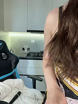 CurlyLara online show from 04-26-26, 10:24