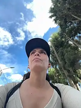 Alysson-- online show from 04-10-26, 01:16