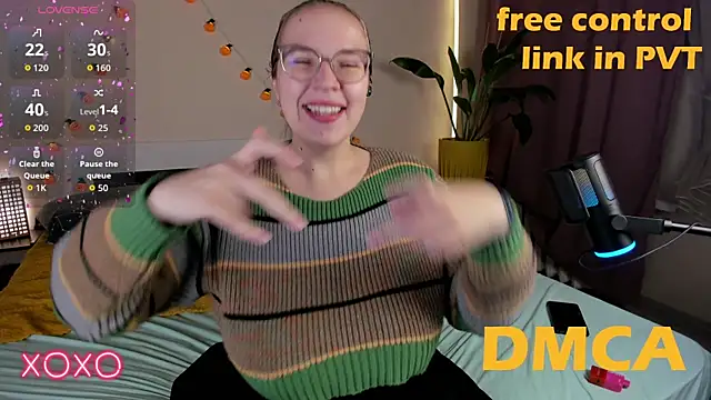 Snapshot of Your_Penny_ chatting on 10-16-25, 07:15 Your Penny online show from 10-16-25, 07:15