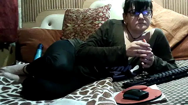 Snapshot of AlanaLaDream chatting on 06-11-26, 12:43 AlanaLaDream online show from 06-11-26, 12:43