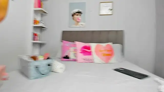 naughtyloverss online show from 06-27-26, 04:01