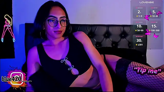 Snapshot of Skyler__blue4 chatting on 12-20-24, 01:36 Skyler blue4 online show from 12-20-24, 01:36