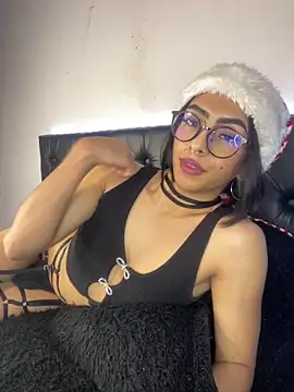 Snapshot of Skyler__blue4 chatting on 12-27-24, 07:24 Skyler blue4 online show from 12-27-24, 07:24