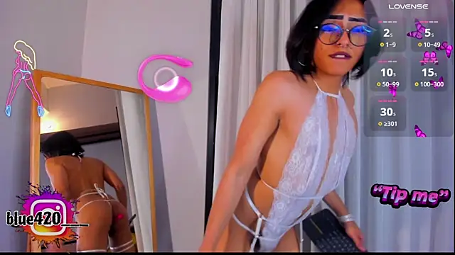 Snapshot of Skyler__blue4 chatting on 01-01-25, 01:26 Skyler blue4 online show from 01-01-25, 01:26