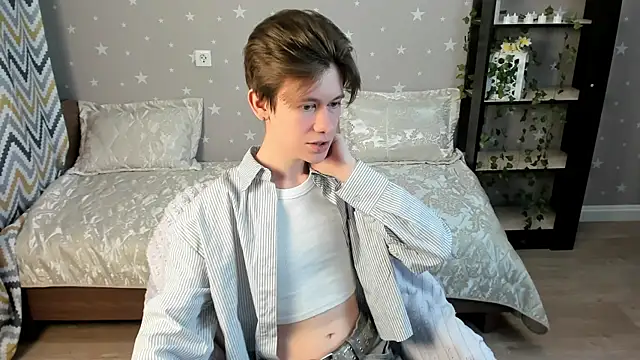 AndrewwCarter2 online show from 12-20-25, 07:43