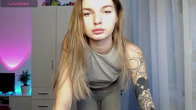 Snapshot of lounahyan chatting on 12-02-25, 11:59 lounahyan online show from 12-02-25, 11:59