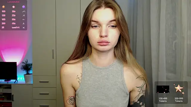 Snapshot of lounahyan chatting on 12-15-25, 06:28 lounahyan online show from 12-15-25, 06:28