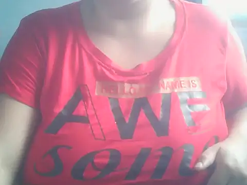 Snapshot of Sara_69hot chatting on 12-13-25, 08:25 Sara 69hot online show from 12-13-25, 08:25