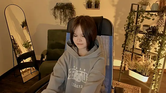 Elainebeness online show from 04-12-26, 10:15