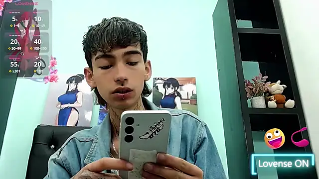 Snapshot of ttimy_x_boy chatting on 10-28-25, 02:31 ttimy x boy online show from 10-28-25, 02:31