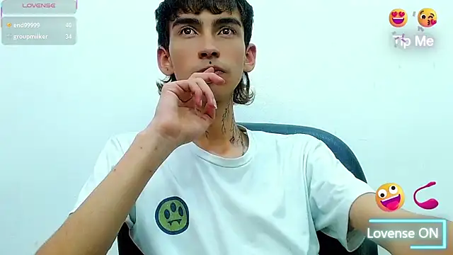 Snapshot of ttimy_x_boy chatting on 11-11-25, 05:29 ttimy x boy online show from 11-11-25, 05:29